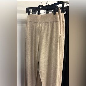 Wesley Crosby Cashmere Joggers in Koala Grey